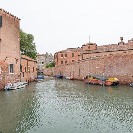 Ca' Leoncino - Venice Canal Front Apartment Veneza Exterior foto