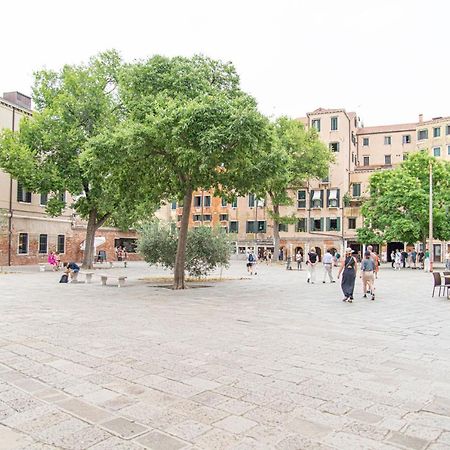 Ca' Leoncino - Venice Canal Front Apartment Veneza Exterior foto