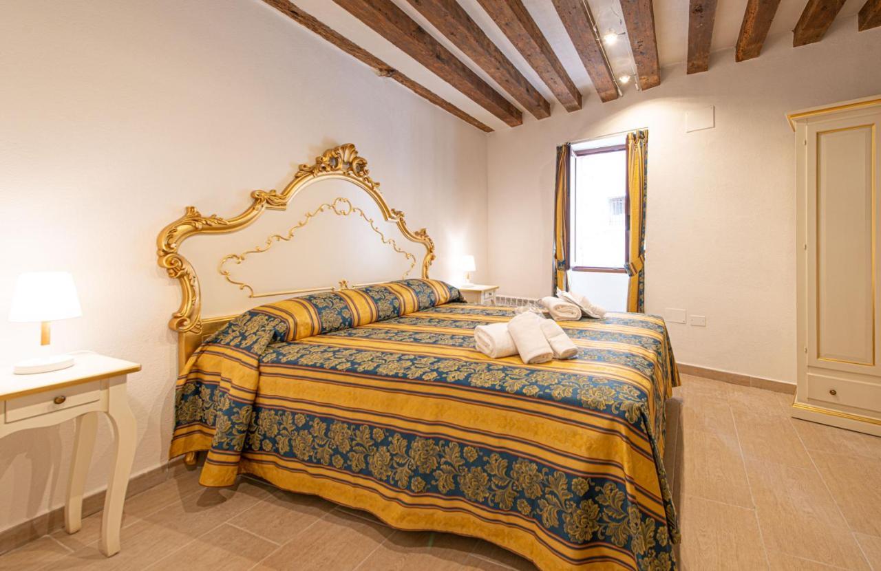 Ca' Leoncino - Venice Canal Front Apartment Veneza Exterior foto