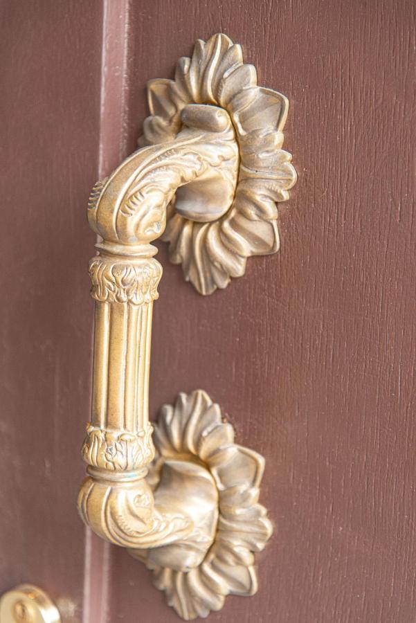 Ca' Leoncino - Venice Canal Front Apartment Veneza Exterior foto