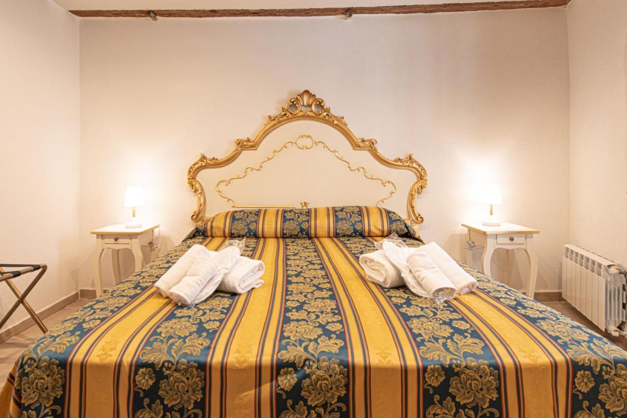 Ca' Leoncino - Venice Canal Front Apartment Veneza Exterior foto