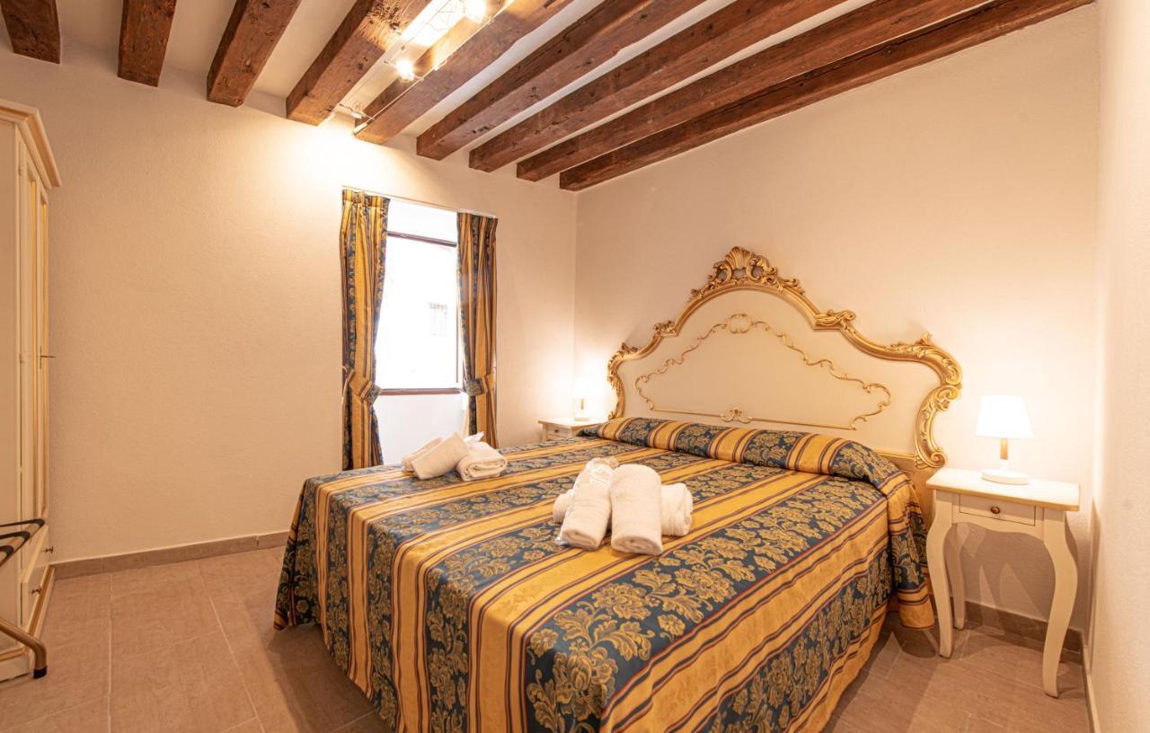 Ca' Leoncino - Venice Canal Front Apartment Veneza Exterior foto