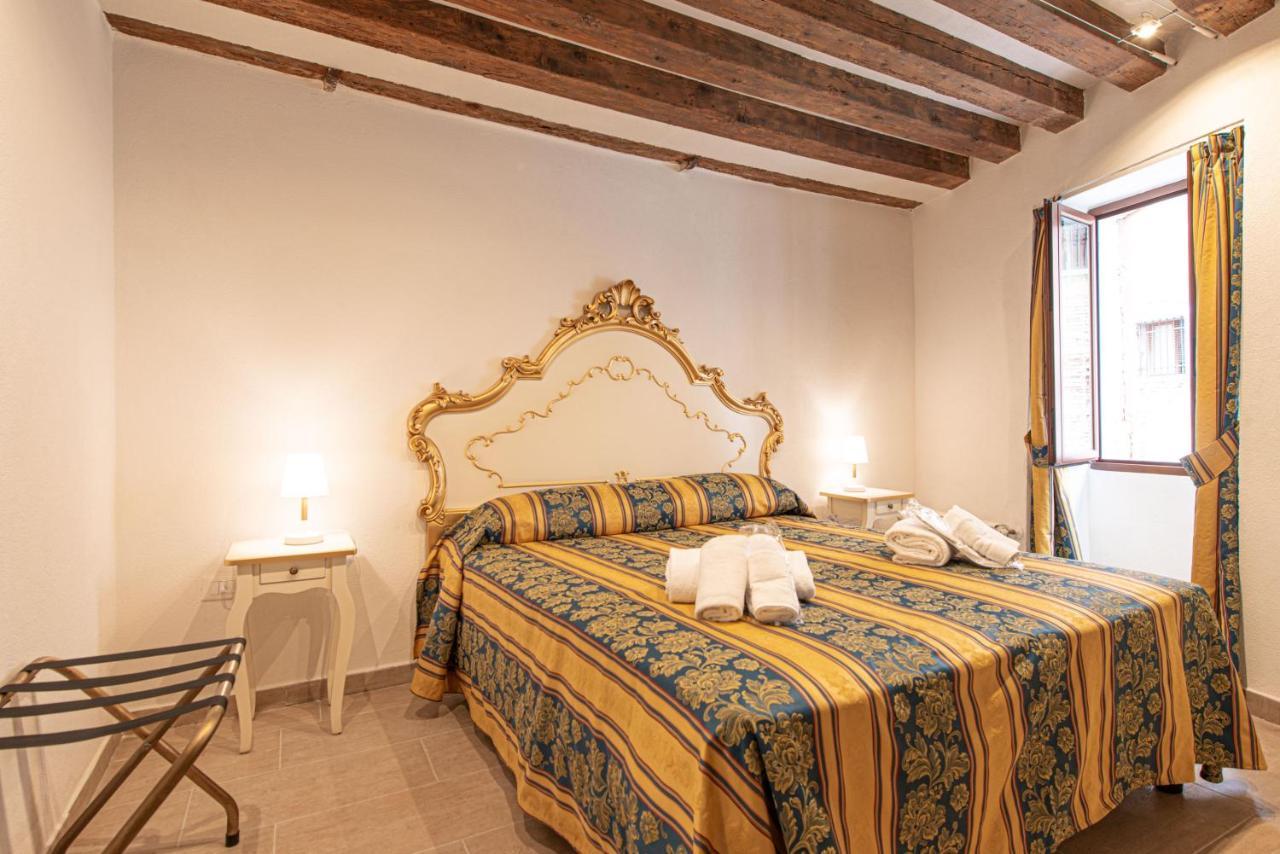 Ca' Leoncino - Venice Canal Front Apartment Veneza Exterior foto