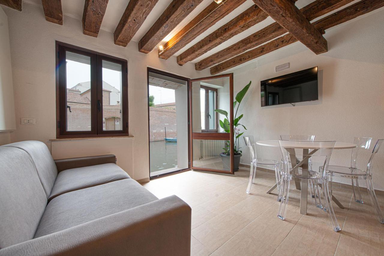 Ca' Leoncino - Venice Canal Front Apartment Veneza Exterior foto